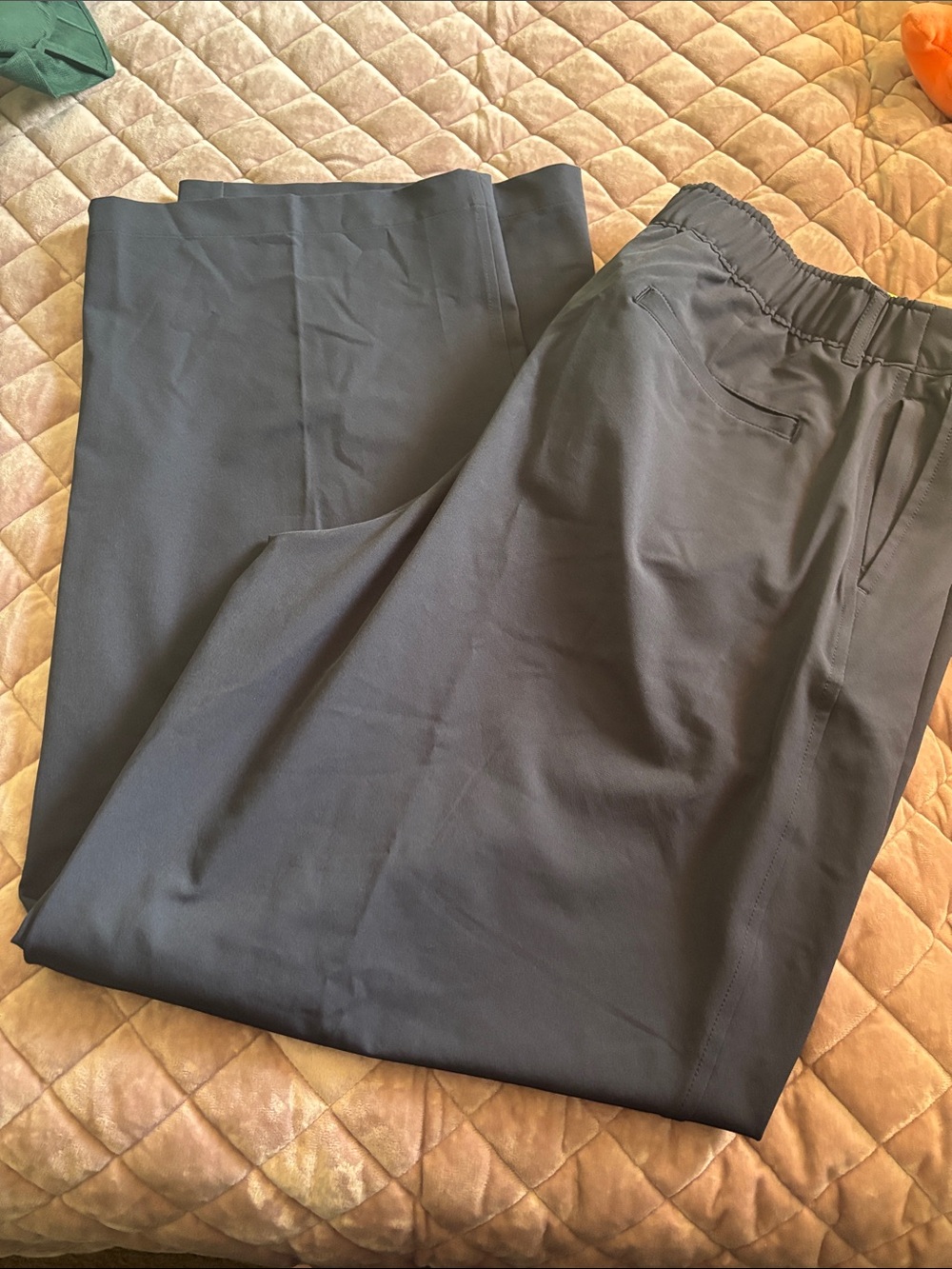 all in motion Black Women's Pull-On wide -Leg Trousers Sz large. Runs large